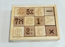 Кубики не окрашенные МАТЕМАТИКА 12 штук К-003